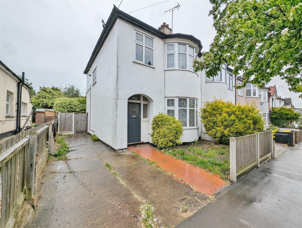3 bed End Terraced House for rent in Southend-on-Sea. From Turner Estates