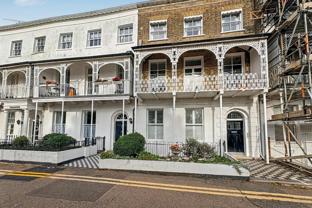 1 bed 1st Floor Flat for rent in Southend-on-Sea. From Turner Sales & Lettings - Leigh-on-Sea