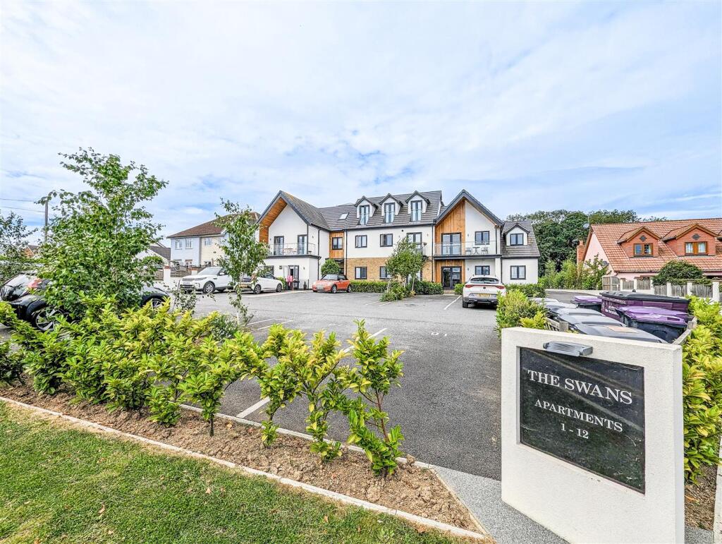 2 bed Apartment for rent in Hullbridge. From Turner Sales & Lettings - Leigh-on-Sea