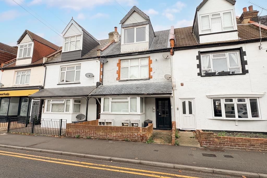 2 bed Duplex for rent in Southend-on-Sea. From Turner Sales & Lettings - Leigh-on-Sea