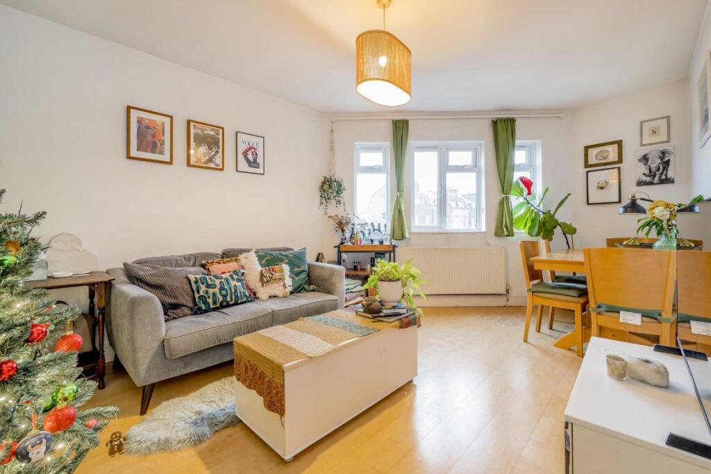 1 bed 1st Floor Flat for rent in London. From Christopher Charles