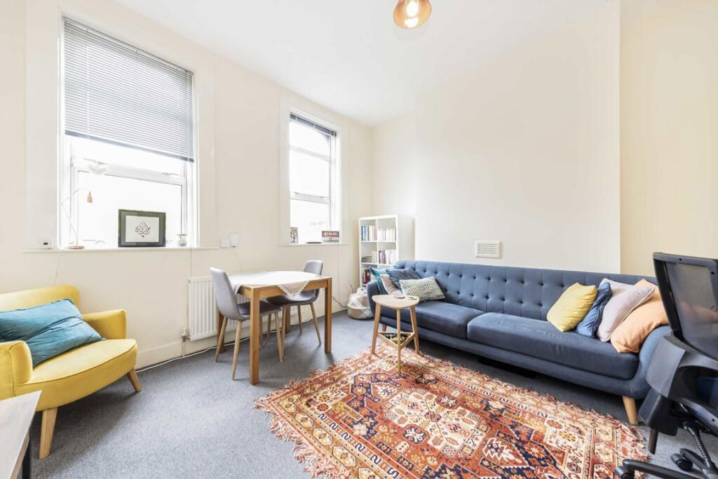 1 bed 1st Floor Flat for rent in London. From Christopher Charles