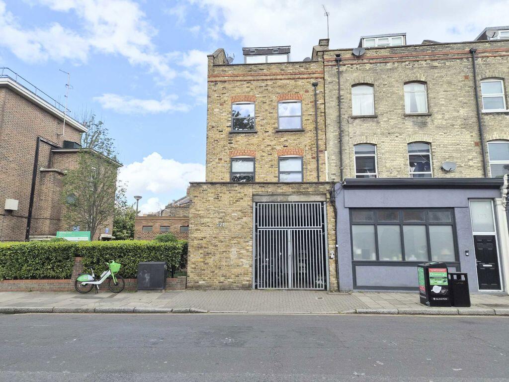 2 bed 1st Floor Flat for rent in Hornsey. From Christopher Charles