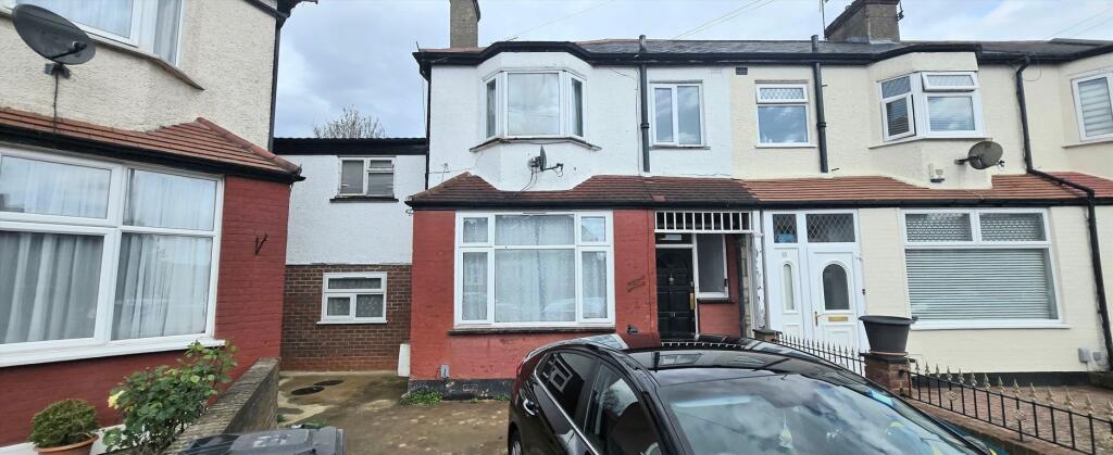 6 bed Detached for rent in Wood Green. From Christopher Charles 6 bed Detached for rent in Wood Green. From Christopher Charles