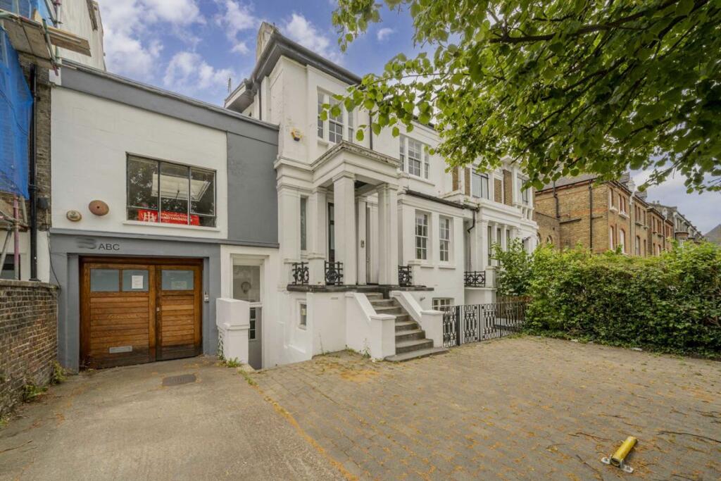 3 bed 1st Floor Flat for rent in London. From Christopher Charles