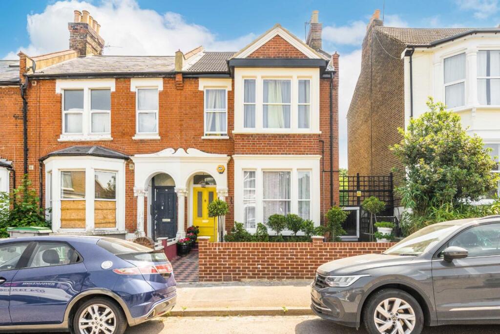 2 bed 1st Floor Flat for rent in Hornsey. From Christopher Charles