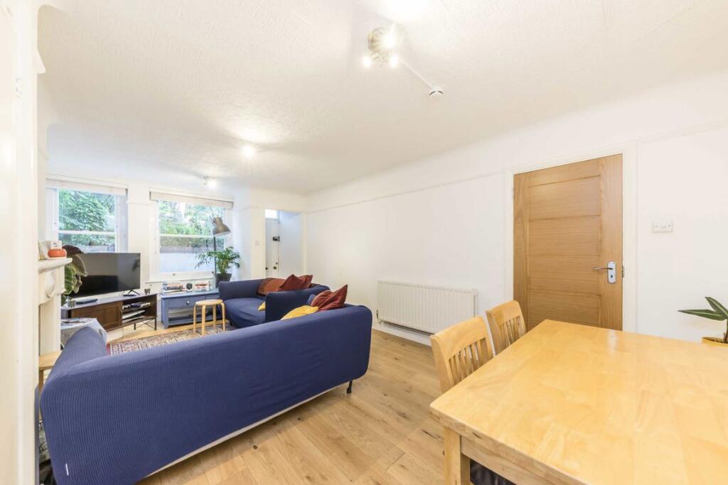 3 bed 1st Floor Flat for rent in London. From Christopher Charles