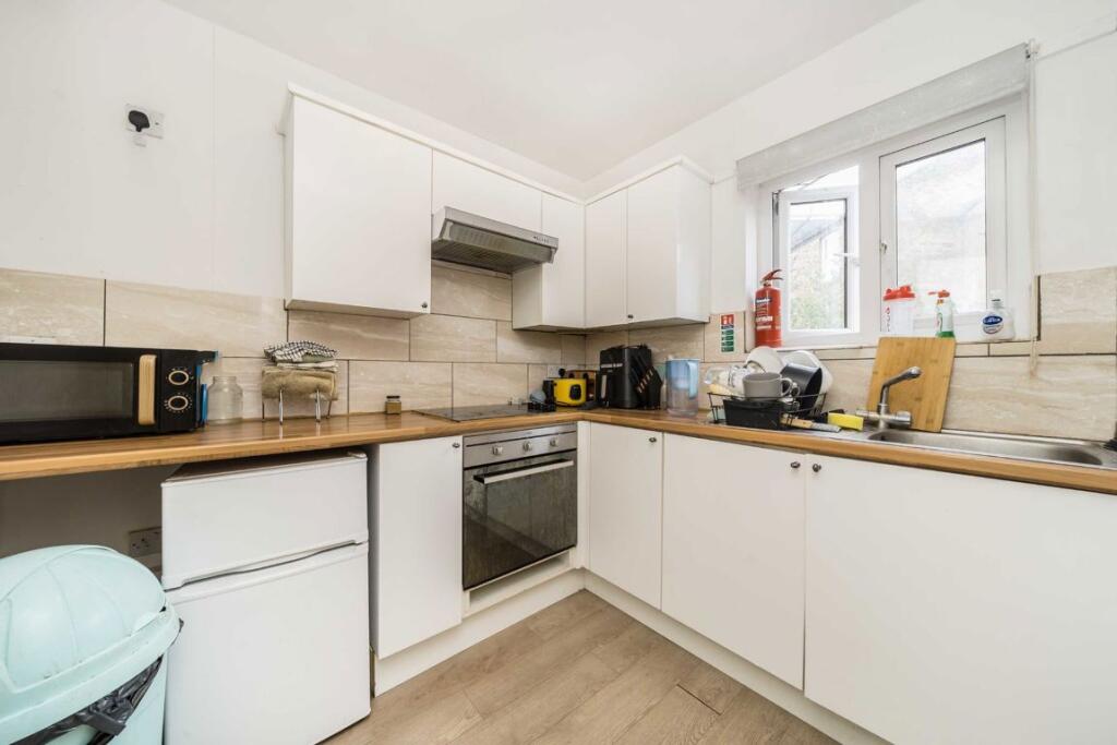 6 bed Mid Terraced House for rent in London. From Christopher Charles