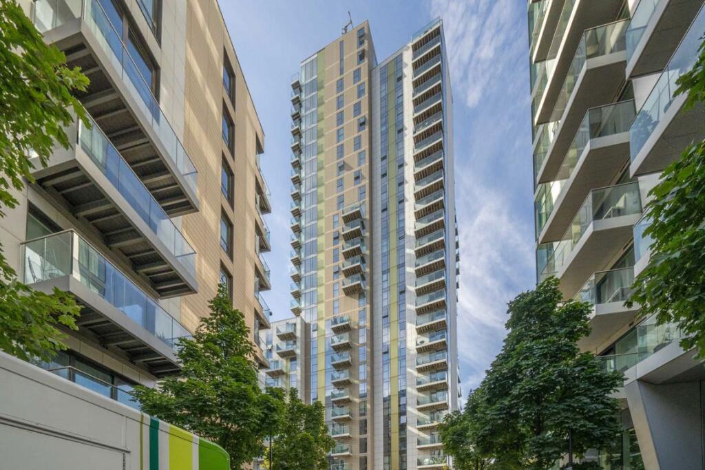2 bed 1st Floor Flat for rent in London. From Christopher Charles