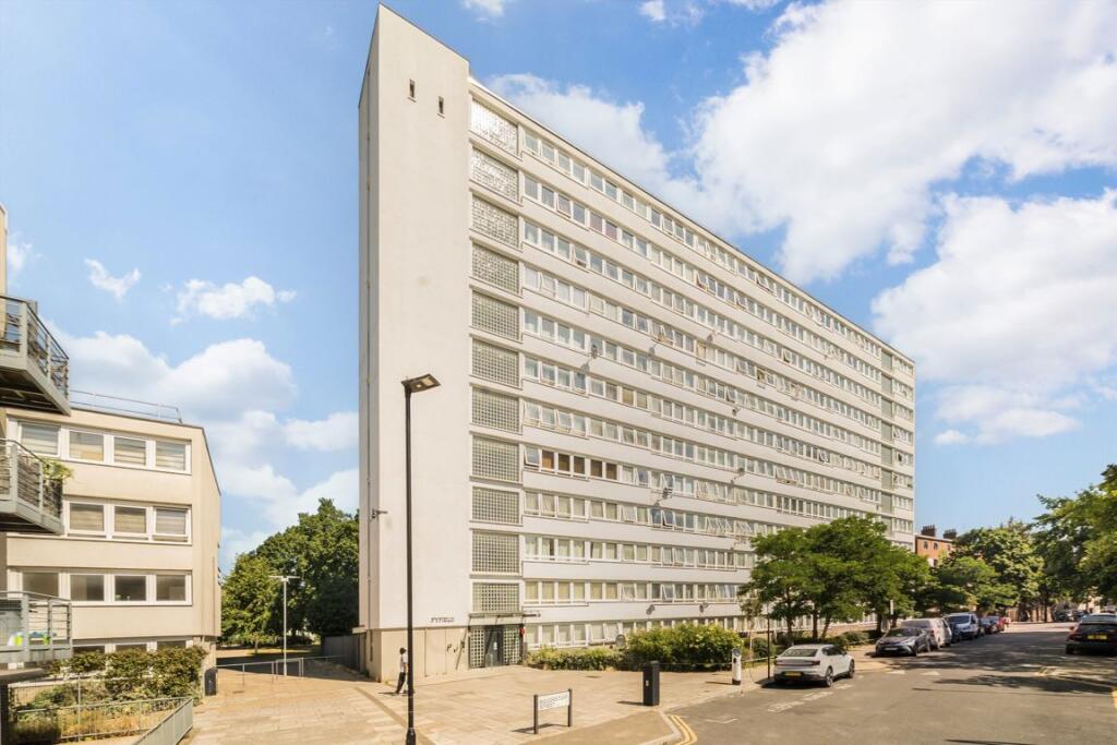 3 bed 1st Floor Flat for rent in Stoke Newington. From Christopher Charles 3 bed 1st Floor Flat for rent in Stoke Newington. From Christopher Charles