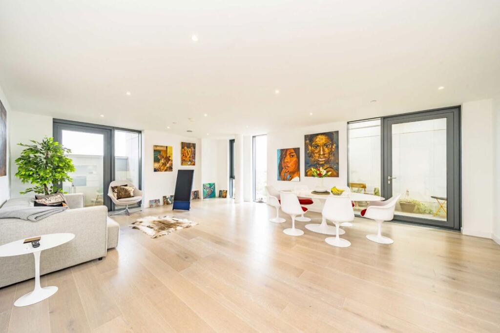 3 bed 1st Floor Flat for rent in London. From Christopher Charles 3 bed 1st Floor Flat for rent in London. From Christopher Charles