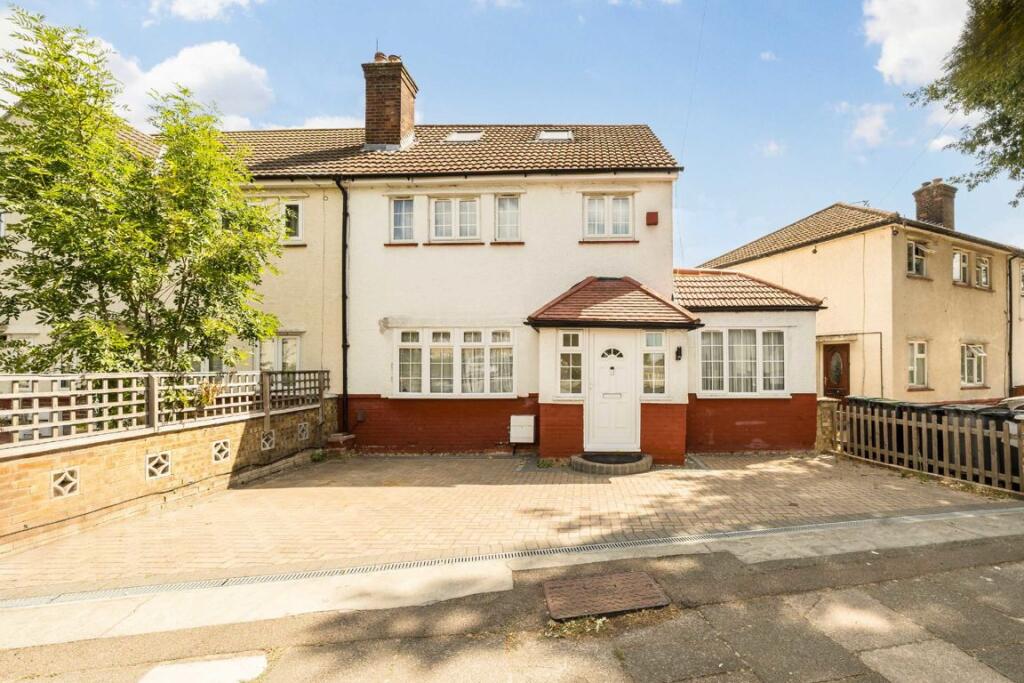 6 bed End of Terrace for rent in Wood Green. From Christopher Charles 6 bed End of Terrace for rent in Wood Green. From Christopher Charles