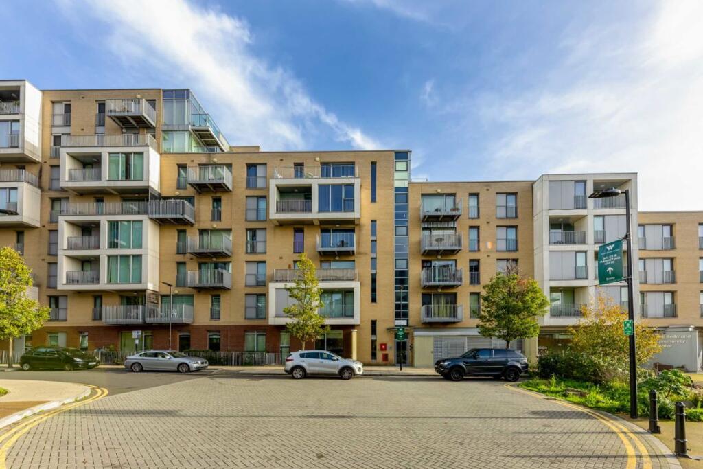 1 bed 1st Floor Flat for rent in London. From Christopher Charles