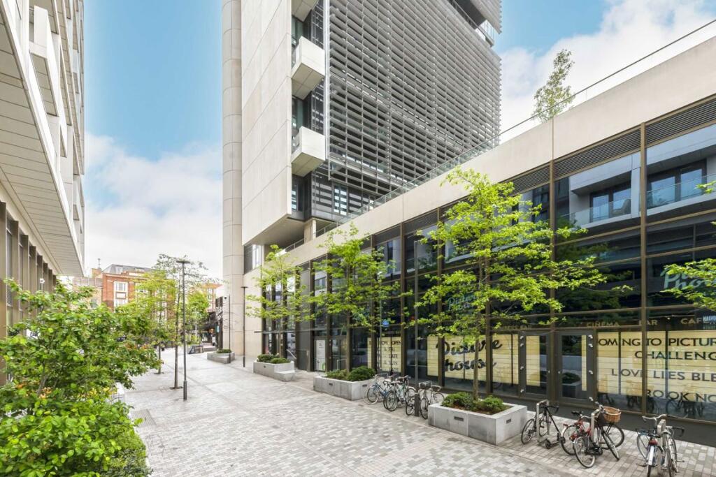 2 bed 1st Floor Flat for rent in Stoke Newington. From Christopher Charles