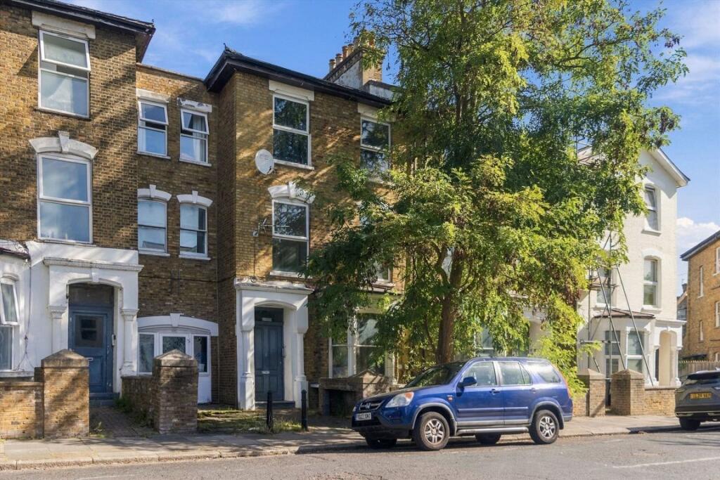 3 bed 1st Floor Flat for rent in Stoke Newington. From Christopher Charles 3 bed 1st Floor Flat for rent in Stoke Newington. From Christopher Charles