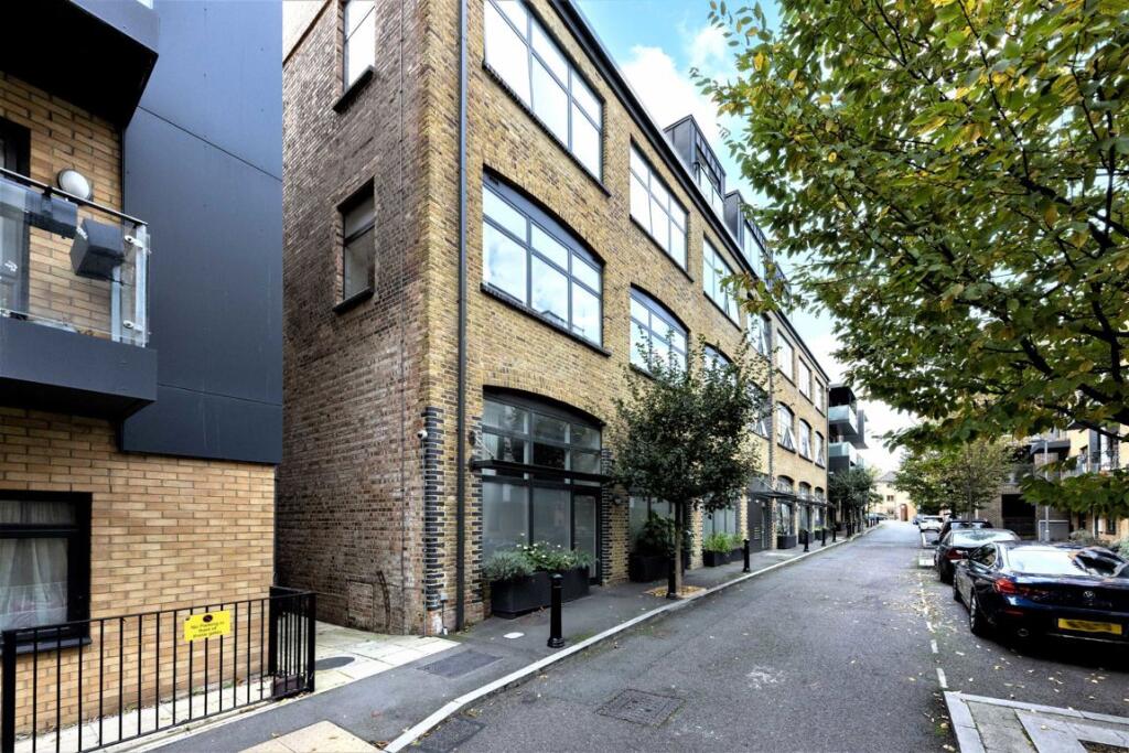 1 bed 1st Floor Flat for rent in Hornsey. From Christopher Charles