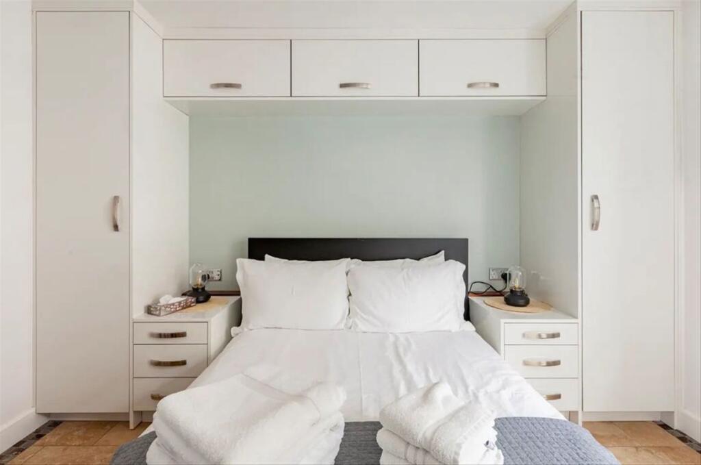 1 bed 1st Floor Flat for rent in London. From Christopher Charles