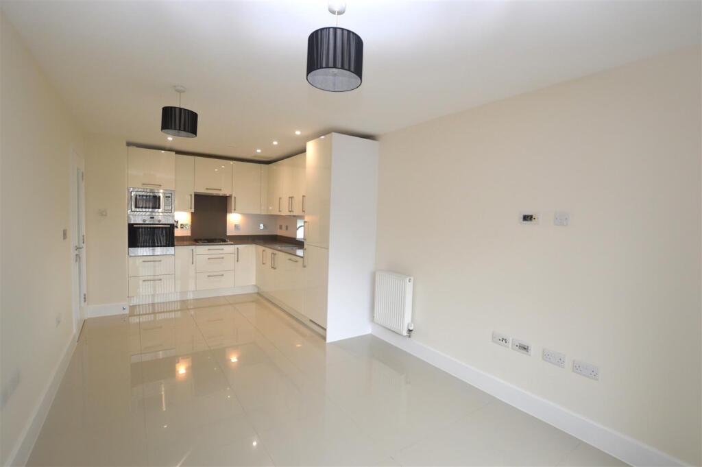 2 bed 1st Floor Flat for rent in Rickmansworth. From Grosvenor Estates