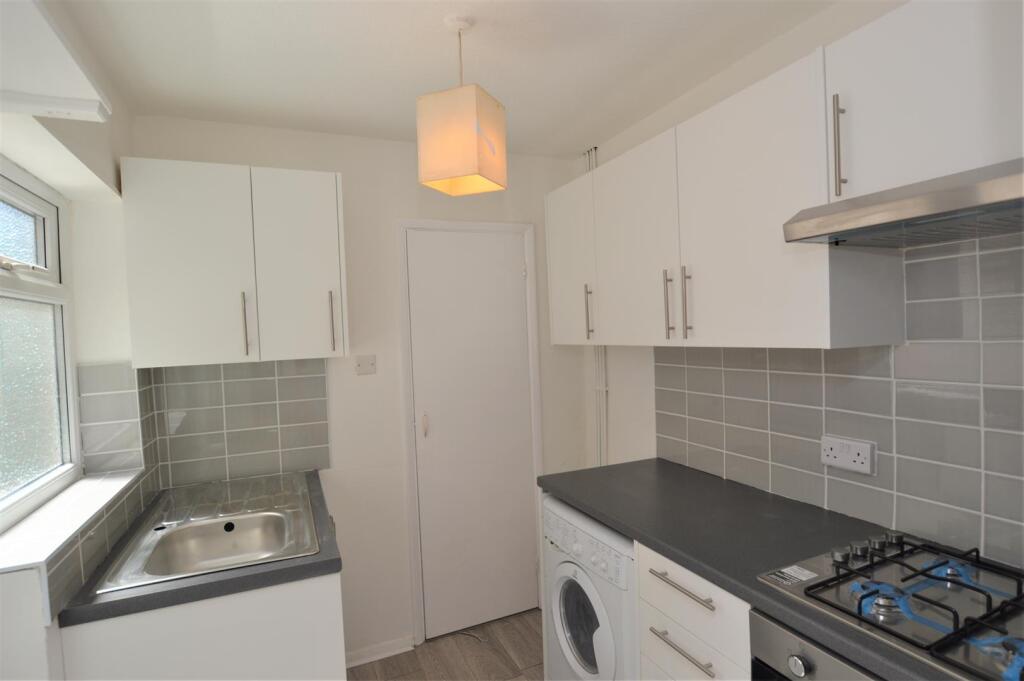 3 bed Mid Terraced House for rent in Watford. From Grosvenor Estates
