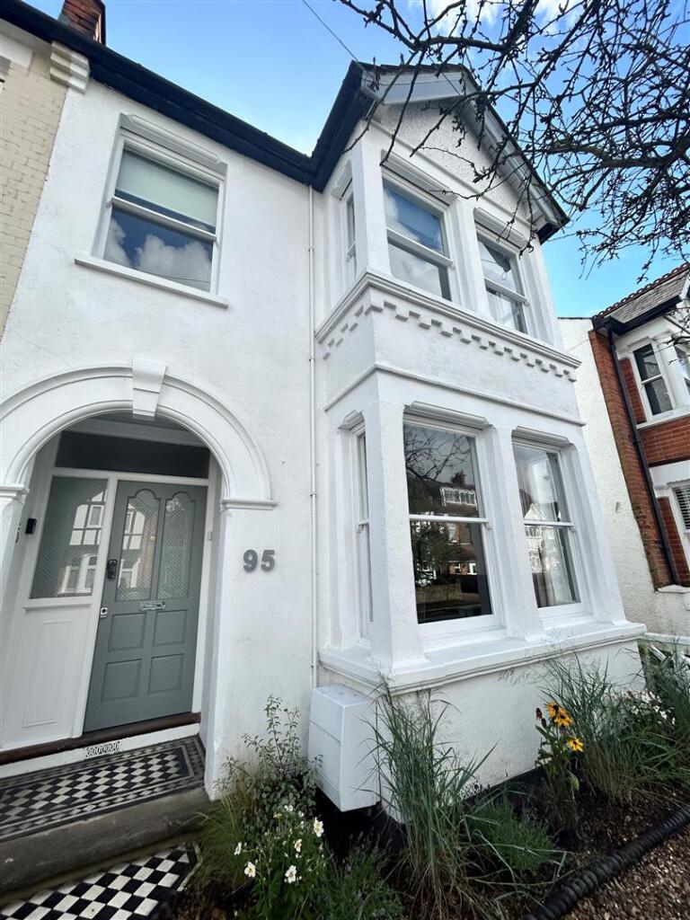4 bed Detached for rent in Watford. From Grosvenor Estates