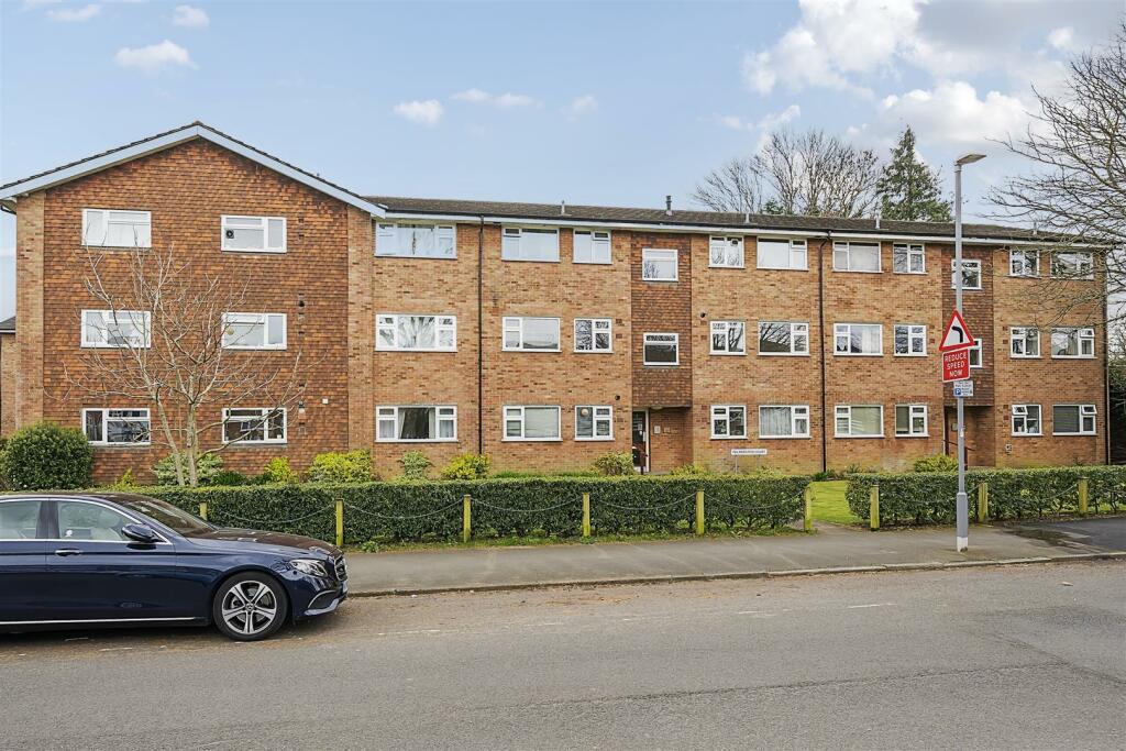 2 bed Apartment for rent in Surbiton. From Matthew James