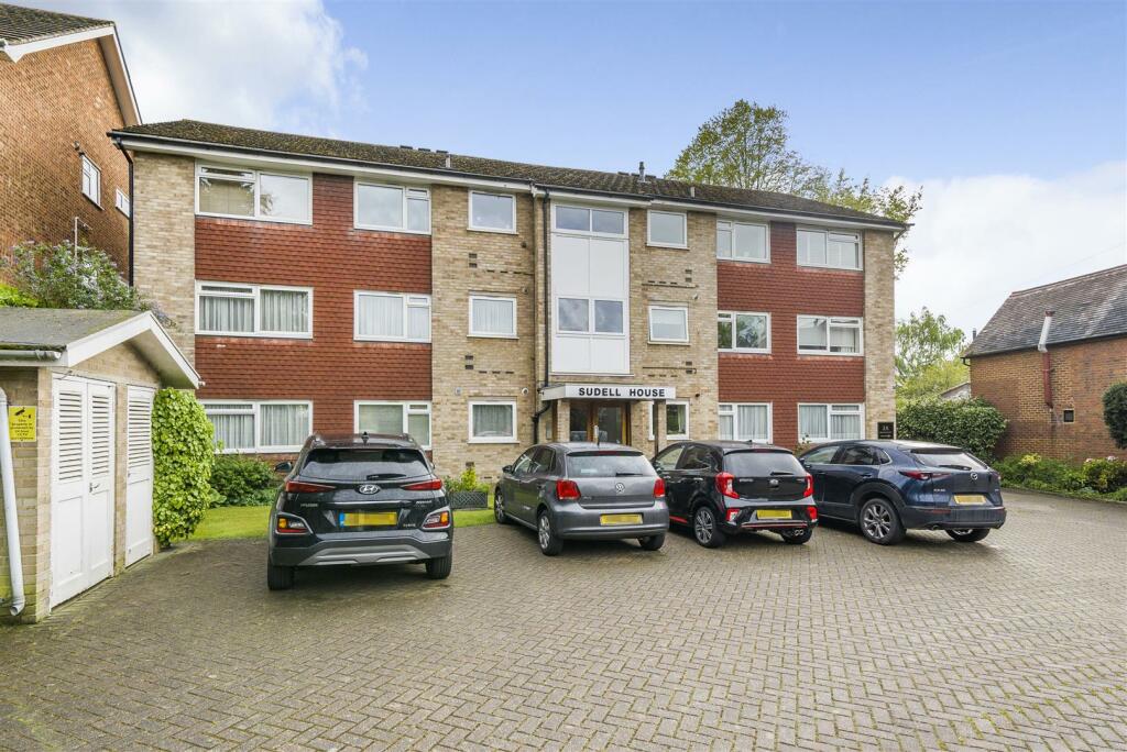 1 bed Flat for rent in Surbiton. From Matthew James