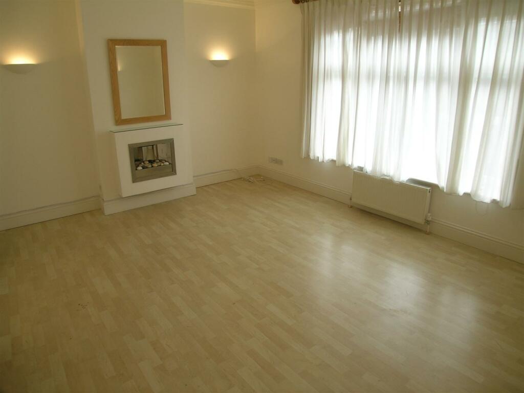 1 bed Flat for rent in Surbiton. From Matthew James
