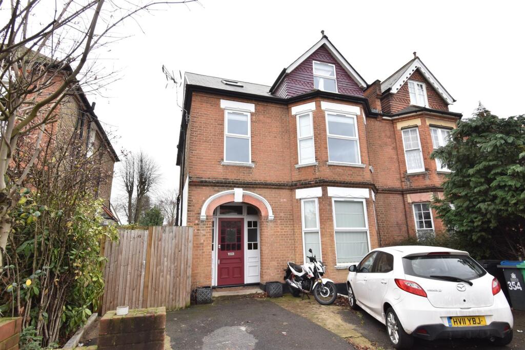 2 bed Apartment for rent in Surbiton. From Matthew James