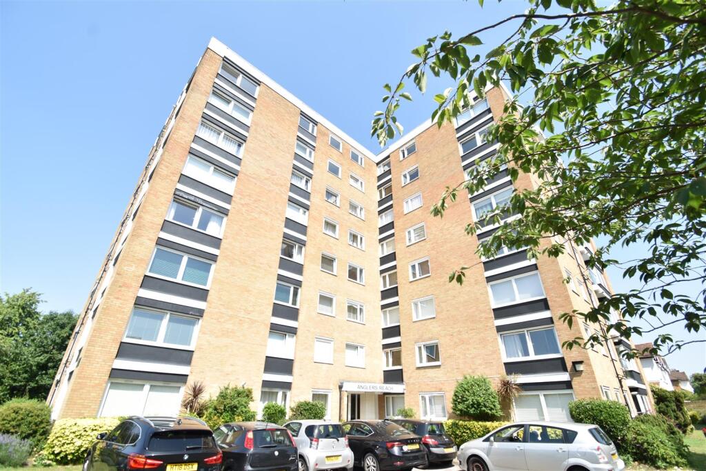 3 bed Apartment for rent in Surbiton. From Matthew James