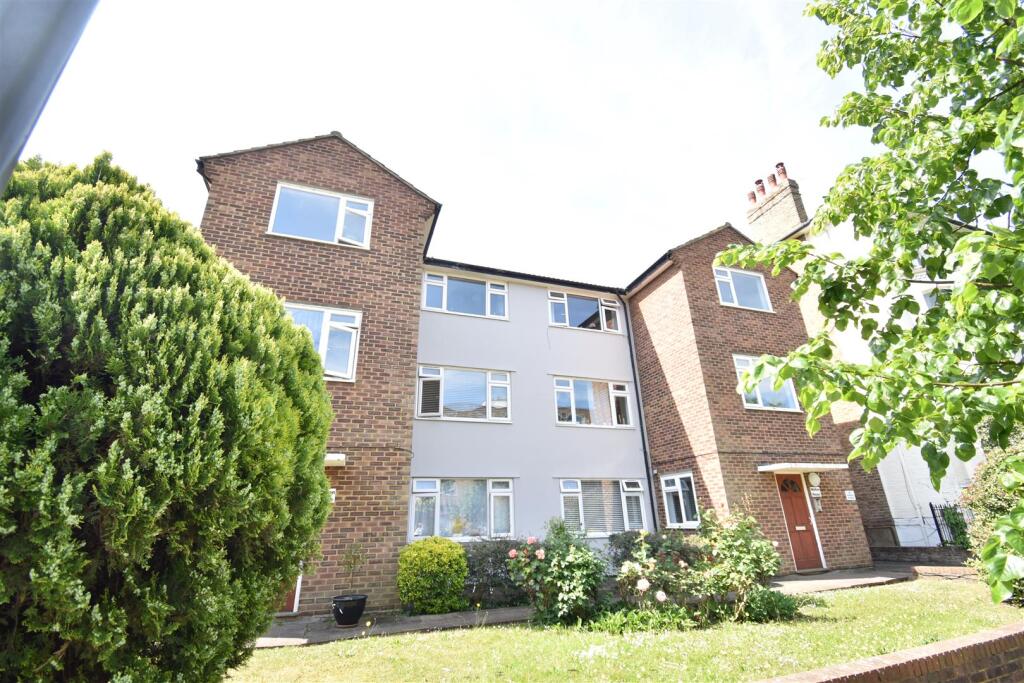 2 bed Apartment for rent in Surbiton. From Matthew James