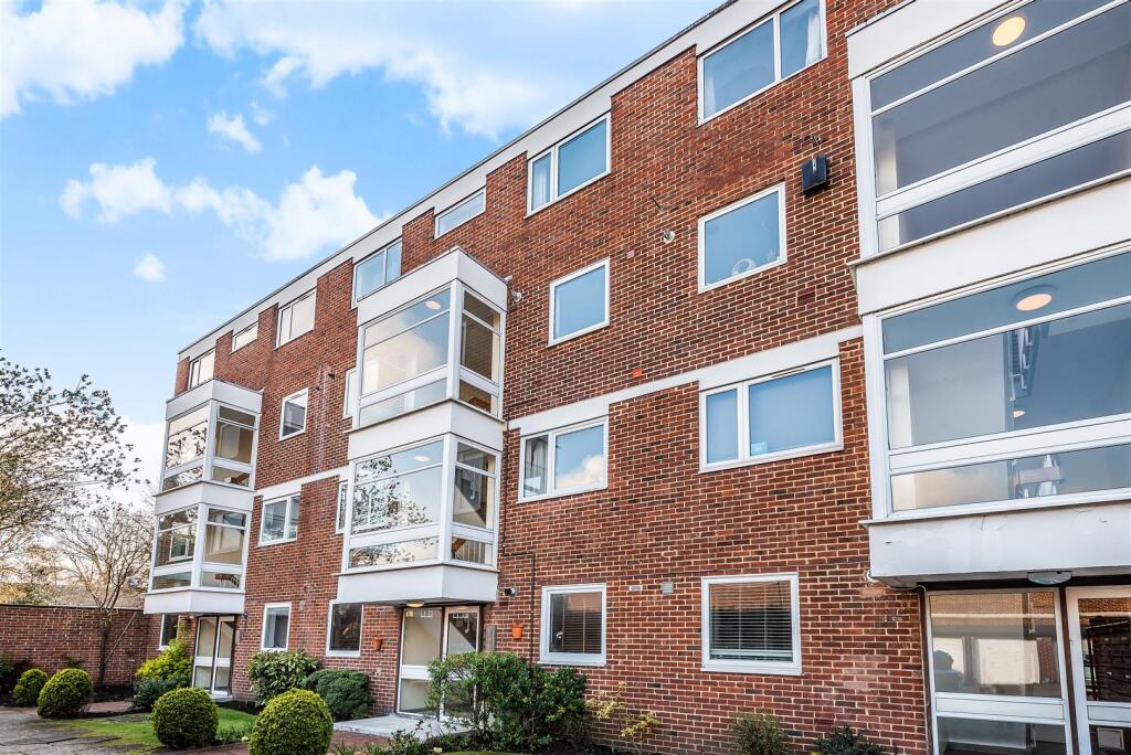 2 bed 1st Floor Flat for rent in Walton-on-Thames. From Matthew James