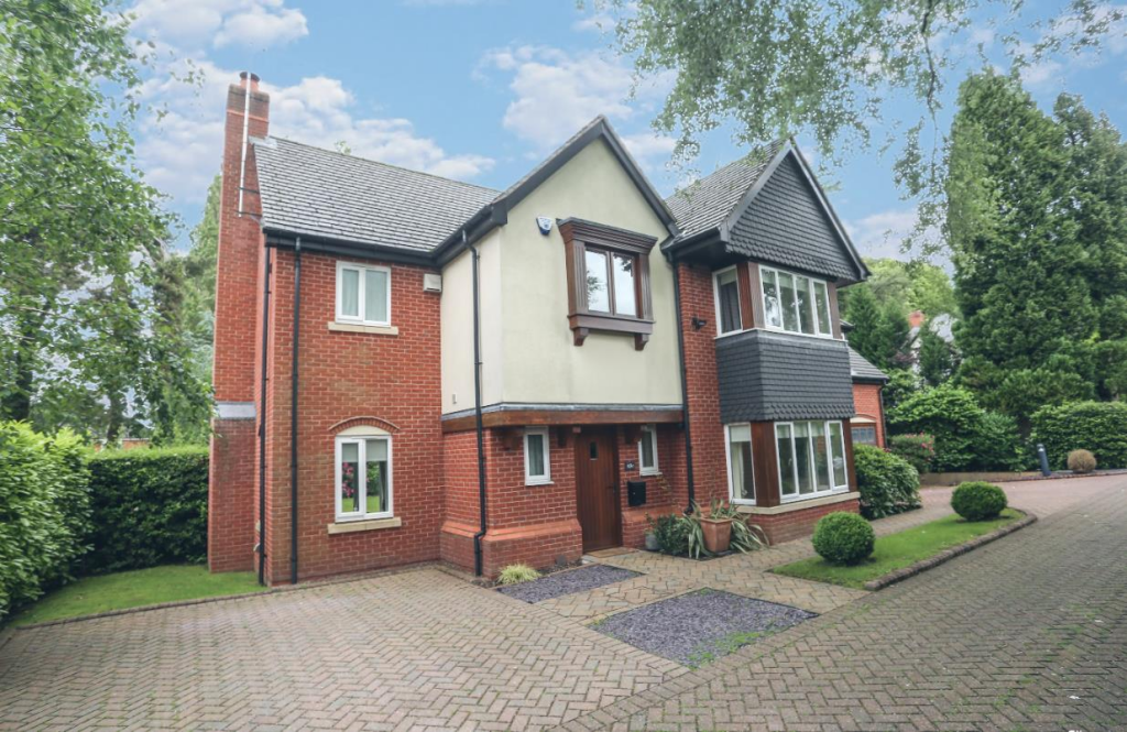 5 bed Detached for rent in Sutton Coldfield. From Aston Knowles - Sutton Coldfield