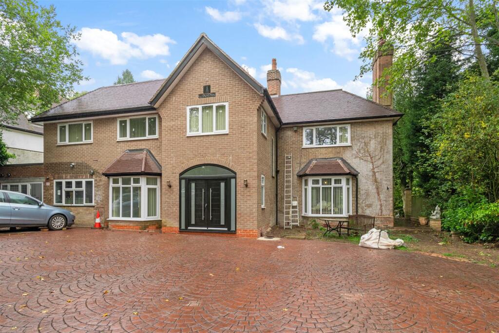 5 bed Detached for rent in Sutton Coldfield. From Aston Knowles - Sutton Coldfield 5 bed Detached for rent in Sutton Coldfield. From Aston Knowles - Sutton Coldfield