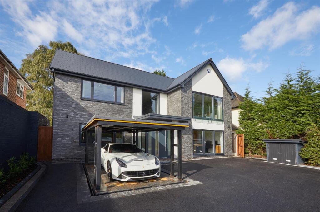 5 bed Detached for rent in Sutton Coldfield. From Aston Knowles - Sutton Coldfield