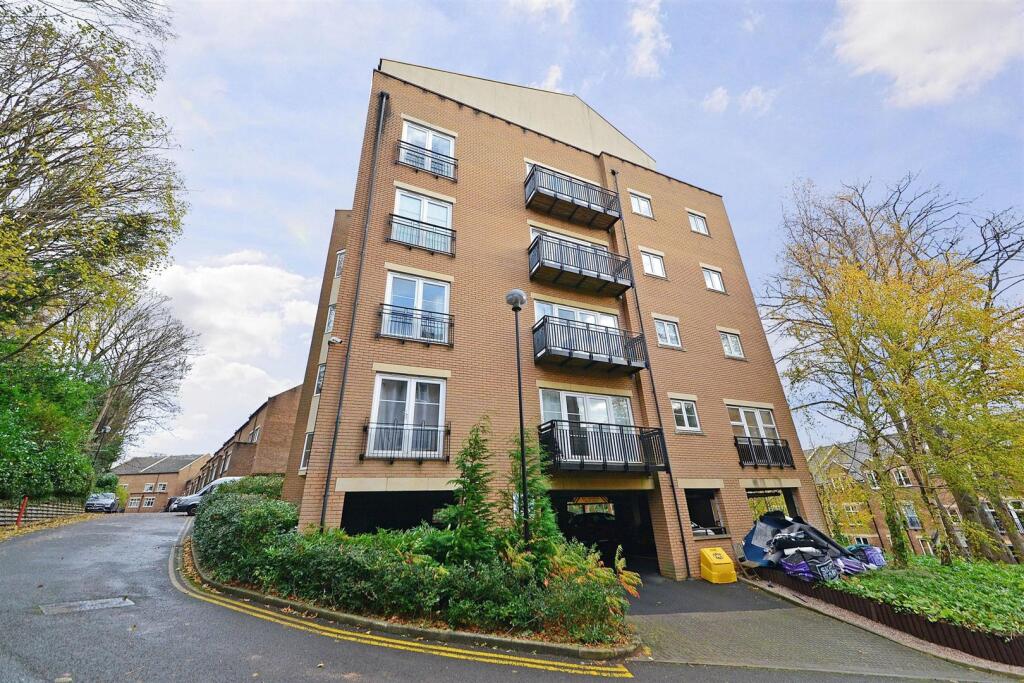 3 bed Apartment for rent in Sutton Coldfield. From Aston Knowles - Sutton Coldfield