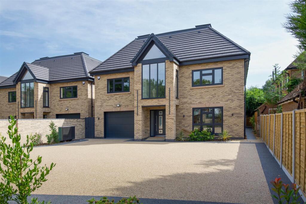 5 bed Detached for rent in Sutton Coldfield. From Aston Knowles - Sutton Coldfield