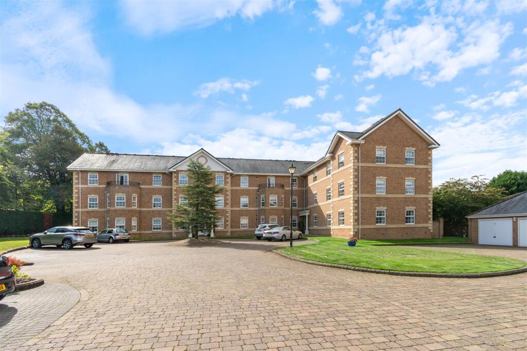 3 bed Apartment for rent in Sutton Coldfield. From Aston Knowles - Sutton Coldfield 3 bed Apartment for rent in Sutton Coldfield. From Aston Knowles - Sutton Coldfield