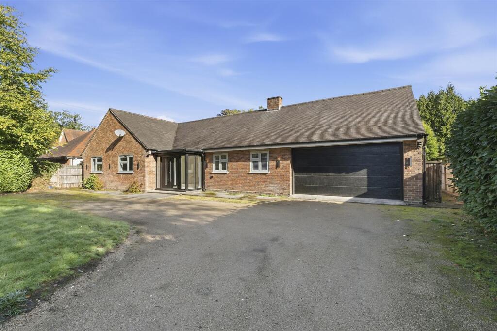 3 bed Detached bungalow for rent in Sutton Coldfield. From Aston Knowles - Sutton Coldfield