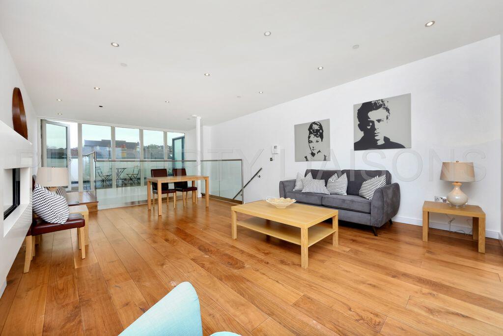 3 bed Duplex for rent in Greenwich. From Property Liaisons of London Ltd