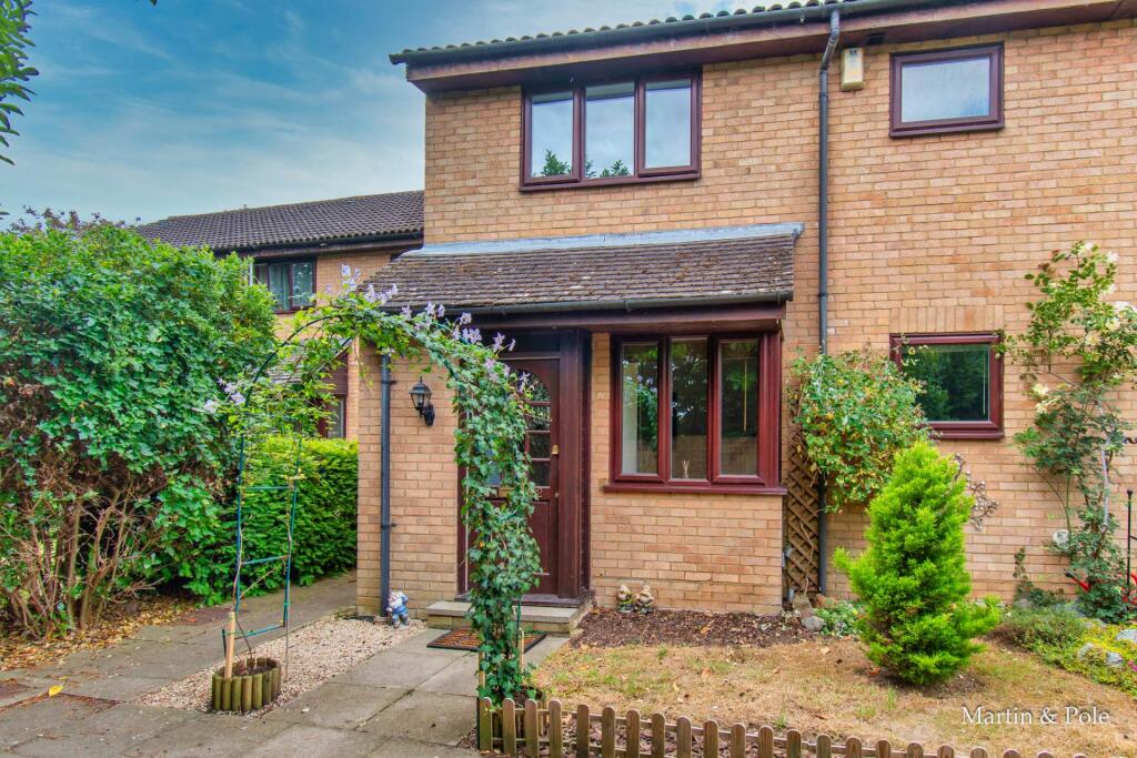 1 bed Mid Terraced House for rent in Reading. From Martin & Pole - Earley