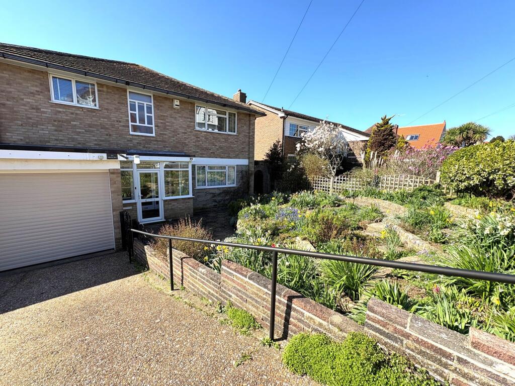 3 bed 1st Floor Flat for rent in Hastings. From Wyatt Hughes 3 bed 1st Floor Flat for rent in Hastings. From Wyatt Hughes