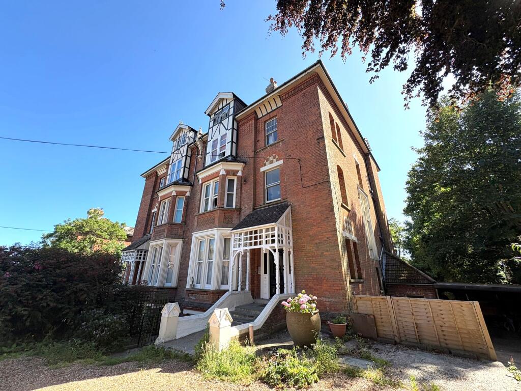 1 bed 1st Floor Flat for rent in Hastings. From Wyatt Hughes
