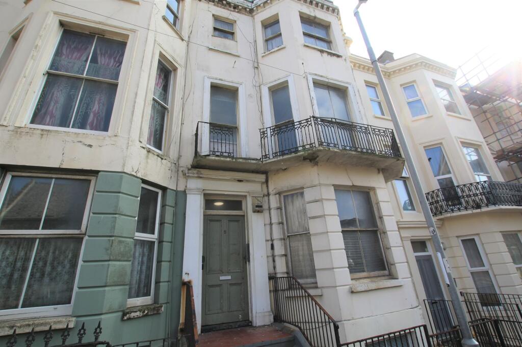 1 bed 1st Floor Flat for rent in Hastings. From Wyatt Hughes