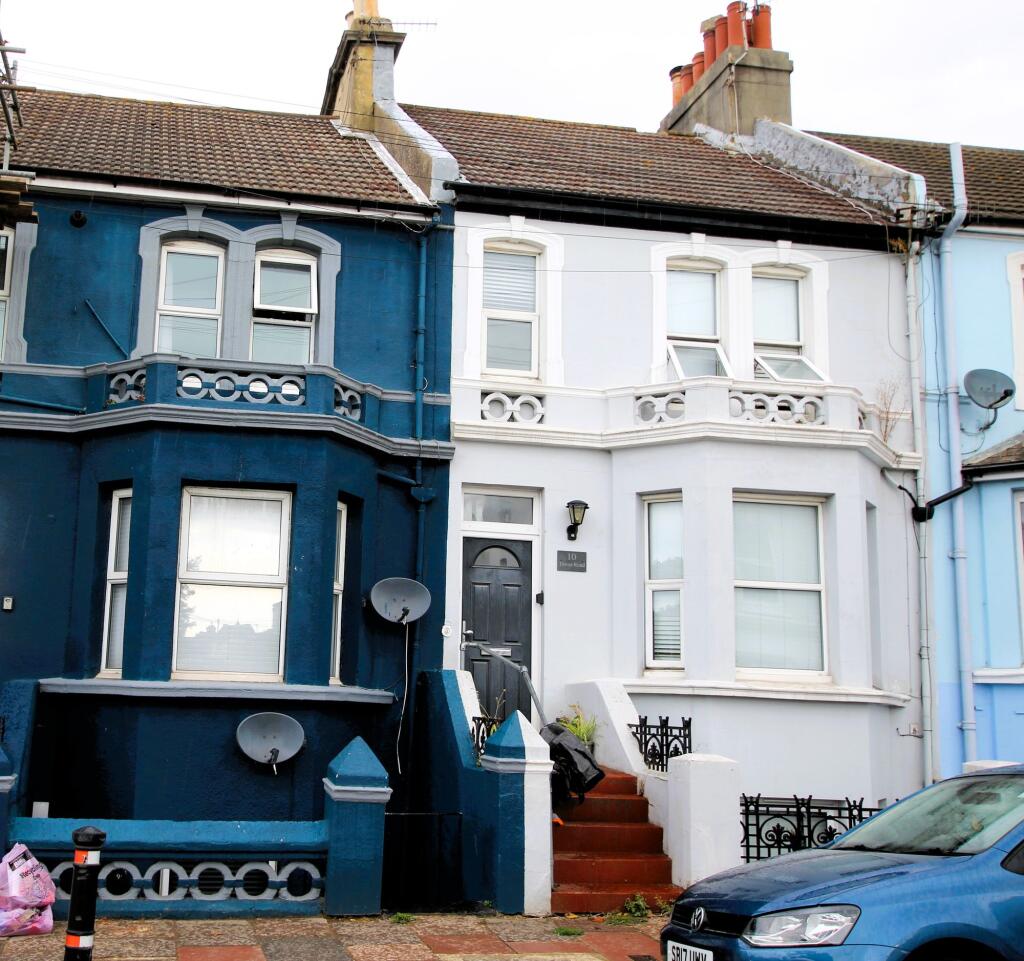 1 bed 1st Floor Flat for rent in Hastings. From Wyatt Hughes 1 bed 1st Floor Flat for rent in Hastings. From Wyatt Hughes