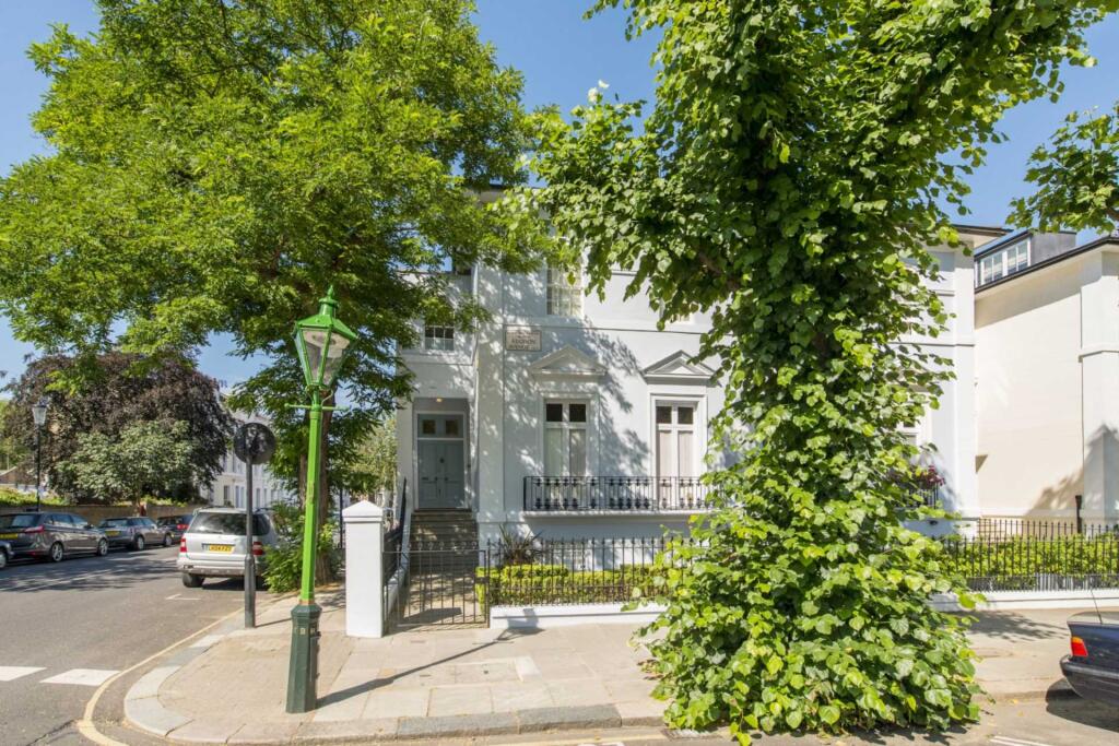5 bed Detached for rent in Kensington. From John Wilcox & Co. - Holland Park