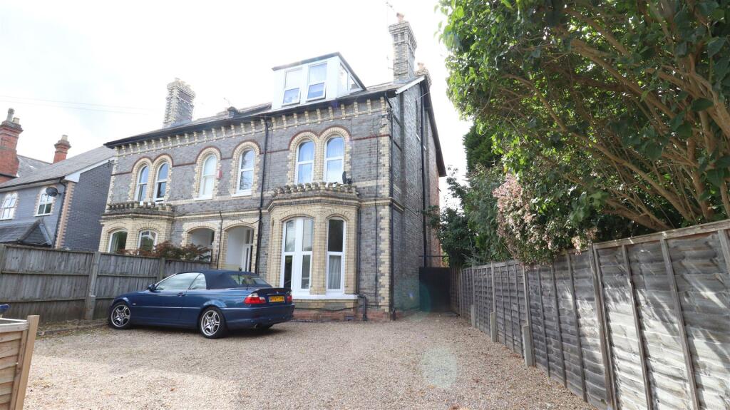 1 bed Flat for rent in Reading. From Vanderpump and Wellbelove