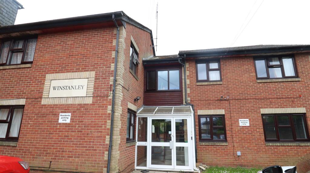 2 bed Flat for rent in Reading. From Vanderpump and Wellbelove
