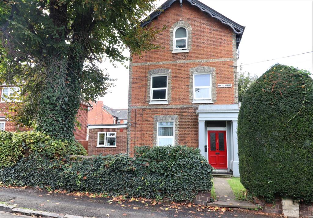 1 bed 1st Floor Flat for rent in Reading. From Vanderpump - Tilehurst