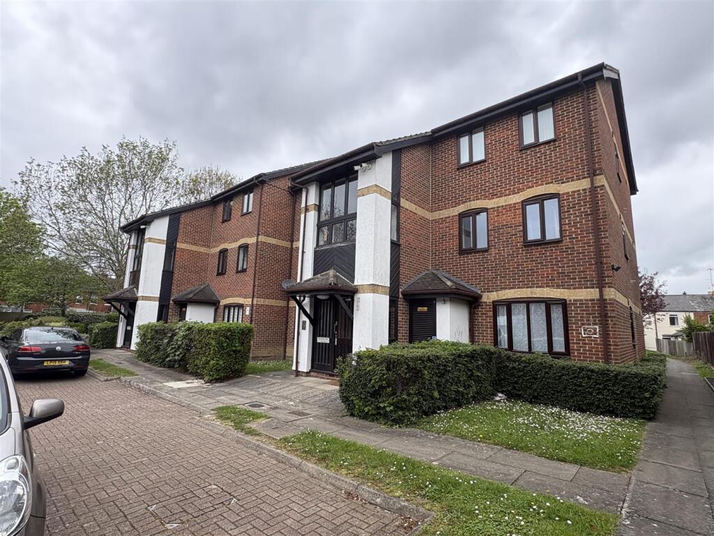 1 bed 1st Floor Flat for rent in Reading. From Vanderpump - Tilehurst