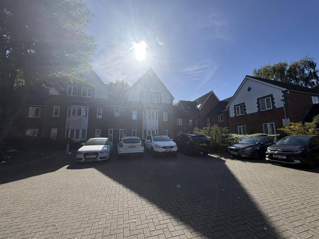 2 bed 1st Floor Flat for rent in Reading. From Vanderpump - Tilehurst 2 bed 1st Floor Flat for rent in Reading. From Vanderpump - Tilehurst